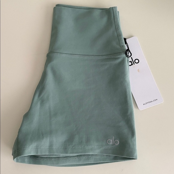 NWT Alosoft High-Waist Carefree Short Size XS - Picture 2 of 8